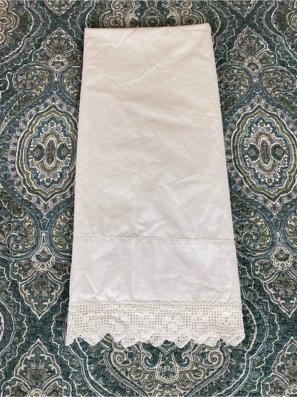 Vintage Cream Cotton Pillowcase with Crochet Lace Trim - Elegant Bedding Accent